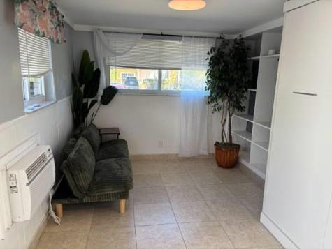 1418 Wiley Street Hollywood FL 33020