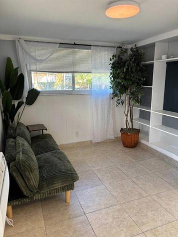 1418 Wiley Street Hollywood FL 33020