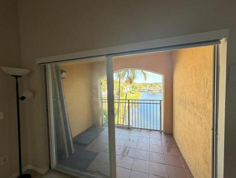 165 NW 96th Te Pembroke Pines FL 33024