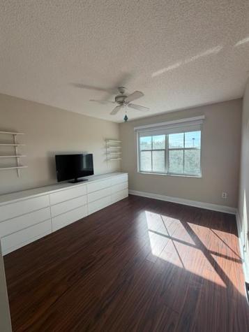 165 NW 96th Te Pembroke Pines FL 33024