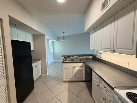 165 NW 96th Te Pembroke Pines FL 33024