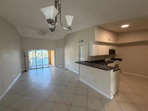 165 NW 96th Te Pembroke Pines FL 33024