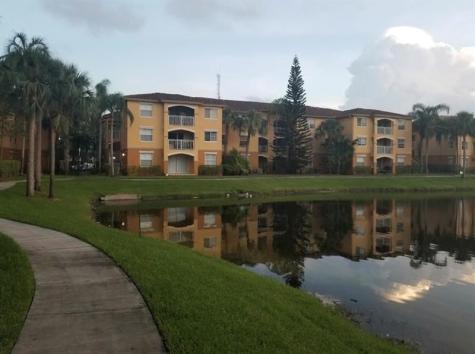 165 NW 96th Te Pembroke Pines FL 33024