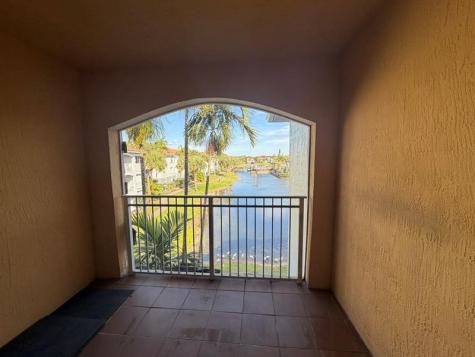 165 NW 96th Te Pembroke Pines FL 33024