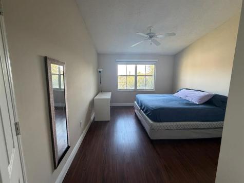 165 NW 96th Te Pembroke Pines FL 33024