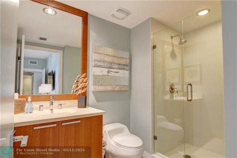 2640 Lake Shore Drive Riviera Beach FL 33404