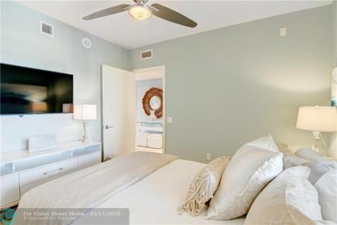 2640 Lake Shore Drive Riviera Beach FL 33404