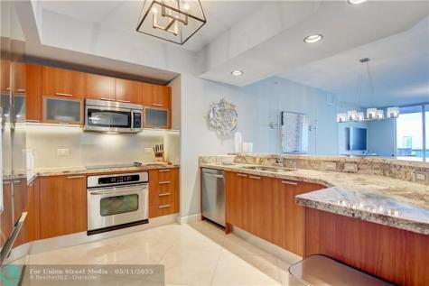 2640 Lake Shore Drive Riviera Beach FL 33404