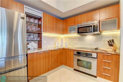 2640 Lake Shore Drive Riviera Beach FL 33404
