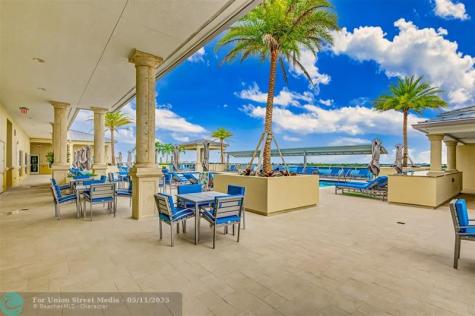 2640 Lake Shore Drive Riviera Beach FL 33404