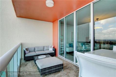 2640 Lake Shore Drive Riviera Beach FL 33404