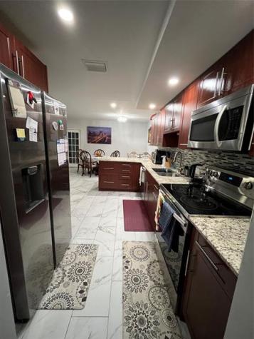 16 Spinning Wheel Lane Tamarac FL 33319