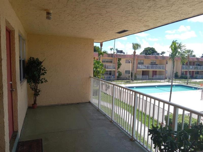 850 E Commercial Boulevard Oakland Park FL 33334