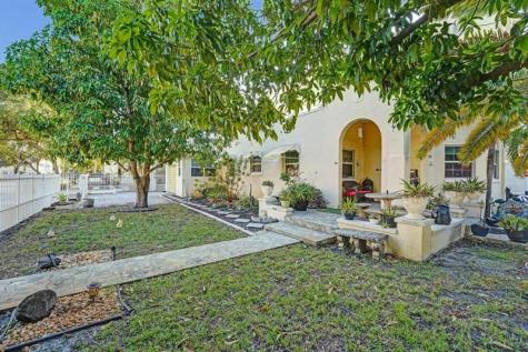 2000 Jackson Street Hollywood FL 33020