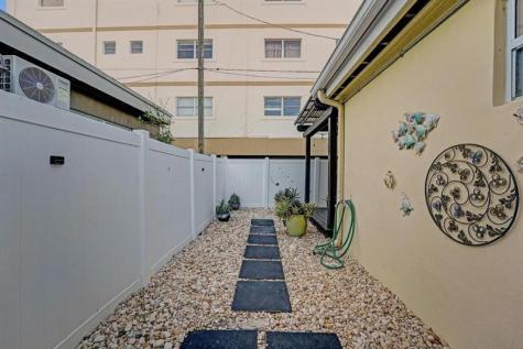 2000 Jackson Street Hollywood FL 33020