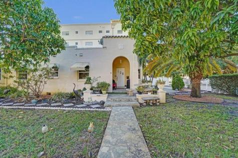 2000 Jackson Street Hollywood FL 33020