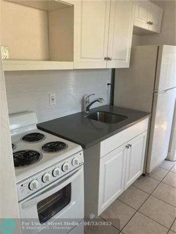 1906 Mckinley Street Hollywood FL 33021