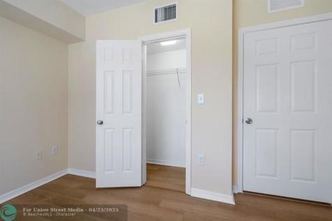 6492 Emerald Dunes Drive West Palm Beach FL 33411