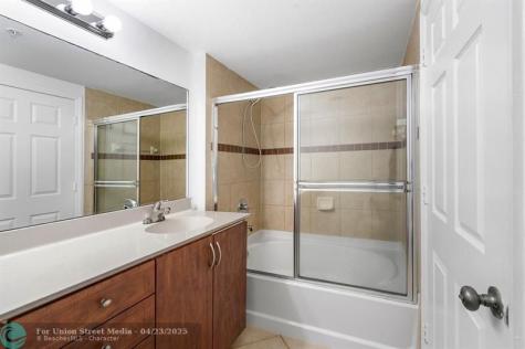 6492 Emerald Dunes Drive West Palm Beach FL 33411