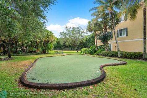 6492 Emerald Dunes Drive West Palm Beach FL 33411