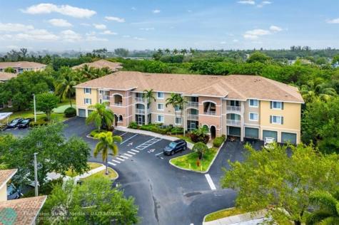 6492 Emerald Dunes Drive West Palm Beach FL 33411