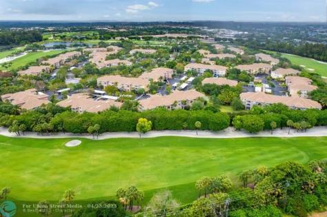 6492 Emerald Dunes Drive West Palm Beach FL 33411