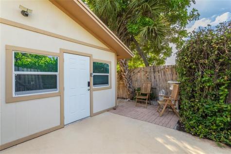 1724 37TH Street West Palm Beach FL 33407