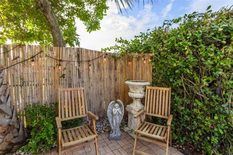 1724 37TH Street West Palm Beach FL 33407