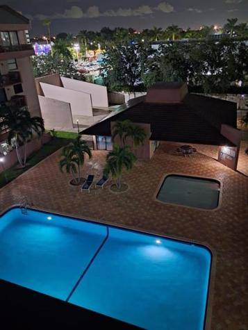 7040 Coral Way Miami FL 33155