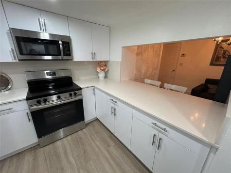 7040 Coral Way Miami FL 33155