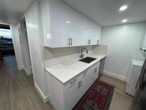 7040 Coral Way Miami FL 33155