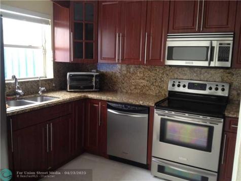 313 Oregon Street Hollywood FL 33019