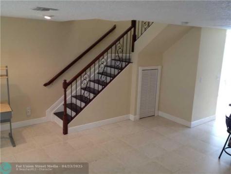 313 Oregon Street Hollywood FL 33019