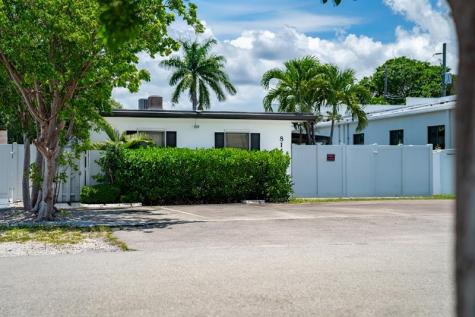 814 NE 14 Place Fort Lauderdale FL 33304