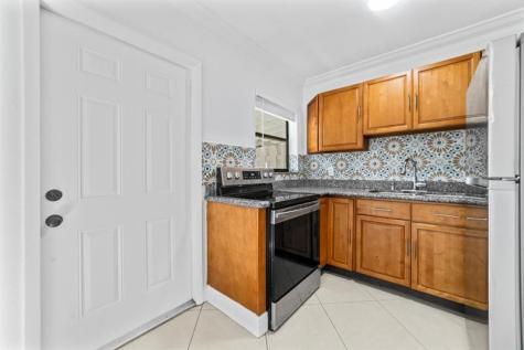 814 NE 14 Place Fort Lauderdale FL 33304