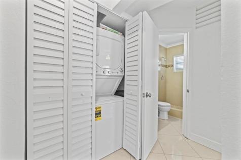 814 NE 14 Place Fort Lauderdale FL 33304