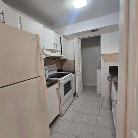 15470 SW 82nd Lane Miami FL 33193