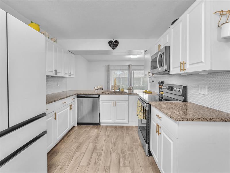 9831 Riverside Drive Coral Springs FL 33071