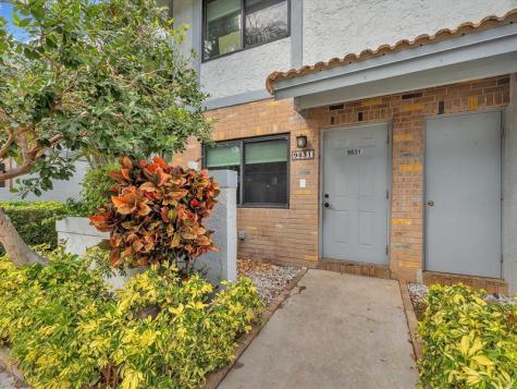 9831 Riverside Drive Coral Springs FL 33071
