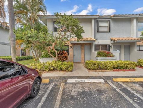 9831 Riverside Drive Coral Springs FL 33071