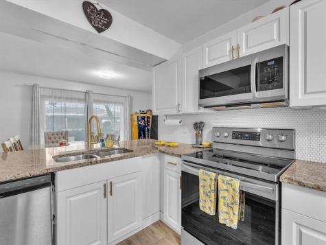 9831 Riverside Drive Coral Springs FL 33071