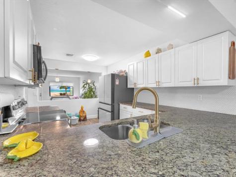 9831 Riverside Drive Coral Springs FL 33071