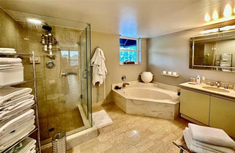 7582 NE Regency Lake Drive Boca Raton FL 33433