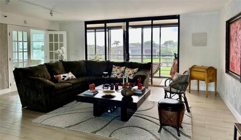 7582 NE Regency Lake Drive Boca Raton FL 33433