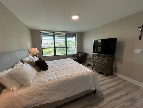 7582 NE Regency Lake Drive Boca Raton FL 33433