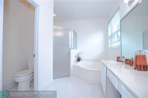 3576 Canary Palm Court Pompano Beach FL 33069