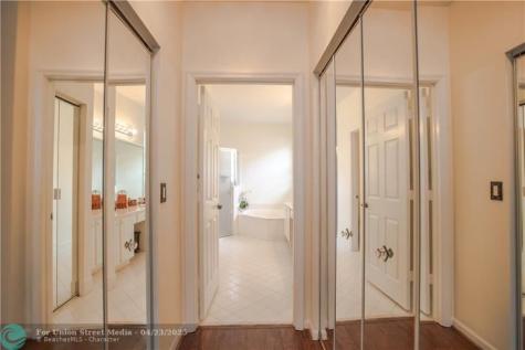 3576 Canary Palm Court Pompano Beach FL 33069