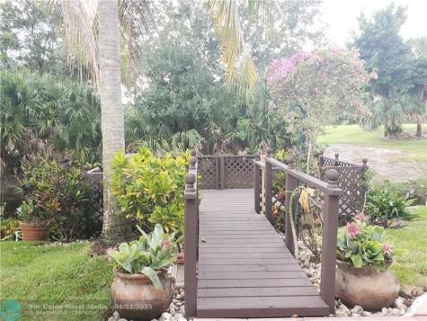 3576 Canary Palm Court Pompano Beach FL 33069