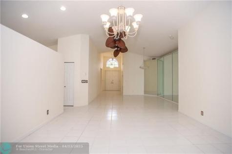 3576 Canary Palm Court Pompano Beach FL 33069