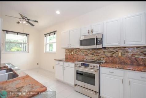 3576 Canary Palm Court Pompano Beach FL 33069